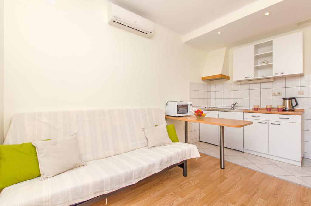 Apartments Zecic Omiš Zewnętrze zdjęcie